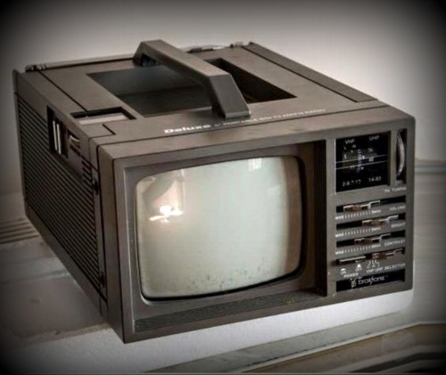 Imagem 1 de 1 de Tv Portátil - Radio