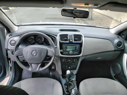 Renault Logan 1.6 Expression Hi-power 4p