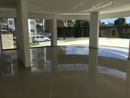 Local Malvin Venta Y Alquiler Frente Shopping De Malvin, SodiMac Y Disco! A Estrenar