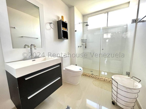 Se Ofrece En Alquiler Extraordinaria Y Hermosa Casa Quinta Ubicada En Lomas De La Lagunita