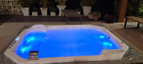 Spa Vancouver 2,90x2,20x1,00 Com Aquecedor Cromoled Ozônio