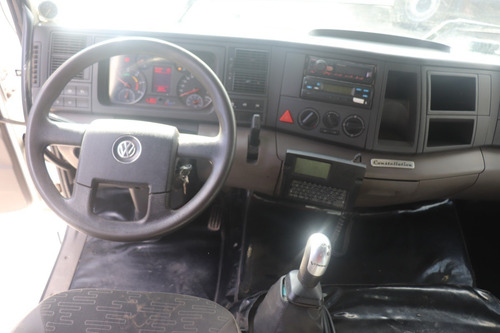 Imagem 12 de 13 de Volkswagen 26.420 6x4 2015 Com 419 Mil Km