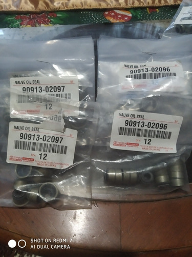 Imagen 2 de 3 de Gomas De Válvula De Toyota Burbujas Y Autana Motor 4.5