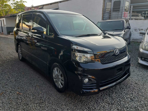 Imagen 4 de 10 de Toyota Voxy Automática