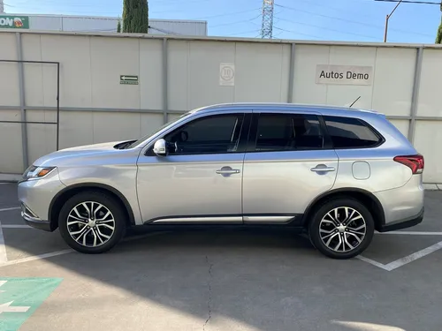 Mitsubishi Outlander 2.4 Se Cvt