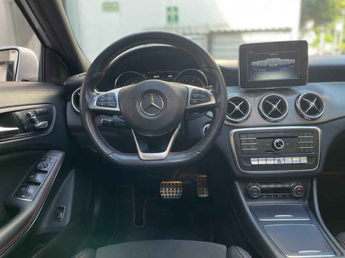 Imagen 13 de 15 de Mercedes-benz Clase Gla 2019 5p Gla 250 Sport Paquete L4/2.