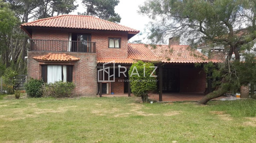 Casa 5 Dormitorios En Alquiler Punta Del Este