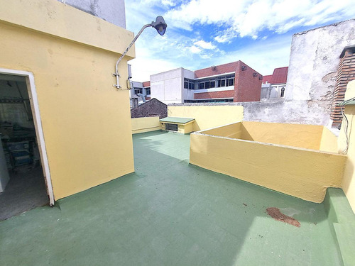 Casa En Venta 4 Dormitorios Padron Unico Garage La Comercial