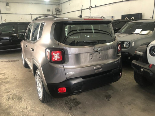 Imagen 3 de 10 de Jeep Renegade 1.8 Sport Gs