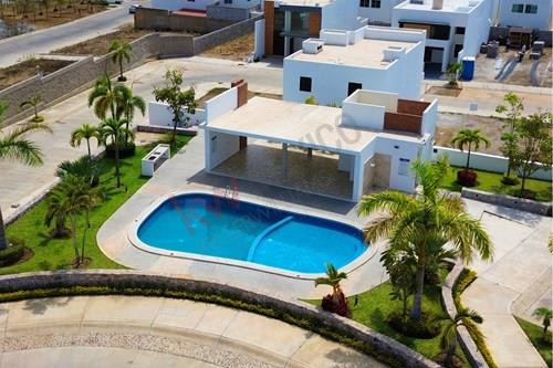 Excelente Terreno De 160 Metros Cuadrados, Ideal Para Construir La Casa De Tus Sueños!