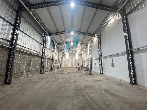 Imagen 4 de 7 de Excelente Galpón Planta Libre En Zona Industrial