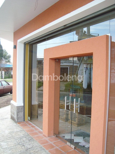 Imagen 2 de 8 de Local En Venta O Permuta Ubicado En Ituzaingó, G.b.a. Zona Oeste