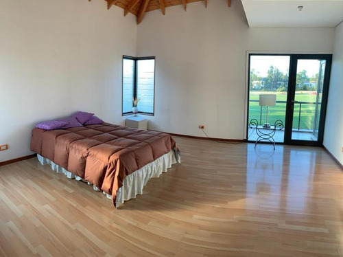Imagen 15 de 29 de Venta Con Renta - Casa En Saint Thomas Este
