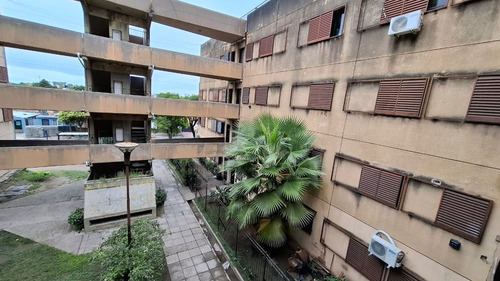 Se Vende Departamento 1 Dorm. Monoblock Stabio