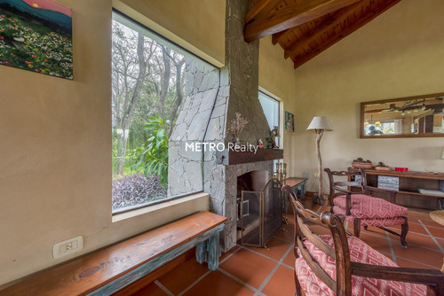 Casa En Venta Sobre Lote De 1 Hectarea En Loma Escondida, Open Door