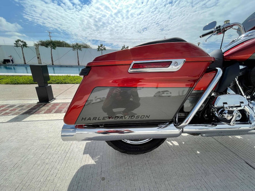 Imagen 4 de 9 de Harley Davidson Road Glide Cvo