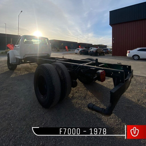 Imagen 3 de 6 de Ford F7000