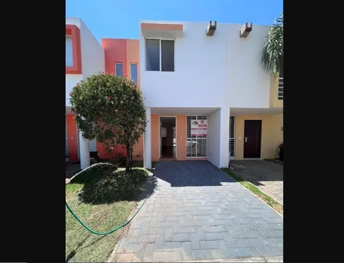 Hermosa Casa En Fraccionamiento Loreto Tlaquepaque Am