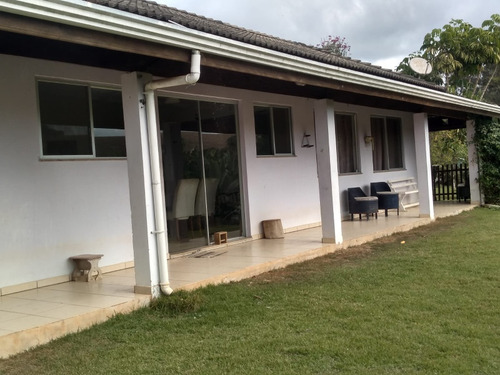 Casa Com 3 Quarto Sendo Uma Suíte Sala Grande E Ampla Cnasce