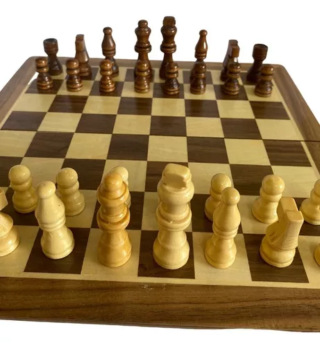 Jogos de gamão e xadrez em marchetaria de madeira – MAIS ABUP