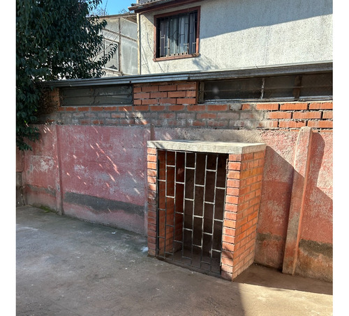 Práctica Casa Recién Renovada A Pasos Metro Las Parcelas