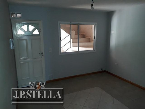 Imagen 14 de 30 de Edificio Galpon Comercial, 4 Dptos 2 Ambientes Y 2 Dptos 3 Ambientes - Venta En Block - Haedo