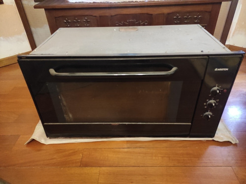 Horno Eléctrico Ariston M26 De Empotrar De 90 Cm De Ancho.