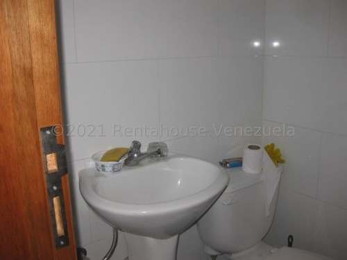 Negocio En Venta Mls #21-24698 - Laura Colarusso