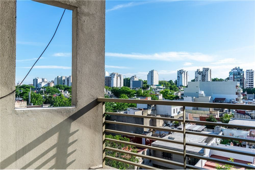 Depto Semipiso 2 Amb. Con Balcon, Caballito