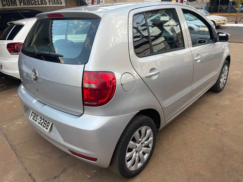 Imagem 4 de 7 de Volkswagen Fox 1.0 Mi Trend 8v Flex 4p Manual