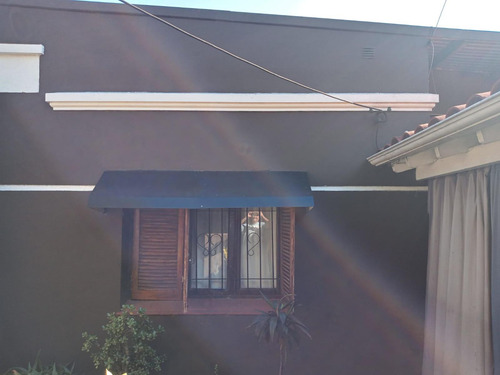 Casa En Venta - 2 Dormitorios 2 Baños - Local - 334mts2 - Burzaco