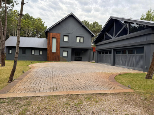Casa Chalet En Venta En La Herradura, Pinamar, Costa Atlántica