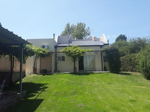Casa En Venta En Juana Koslay