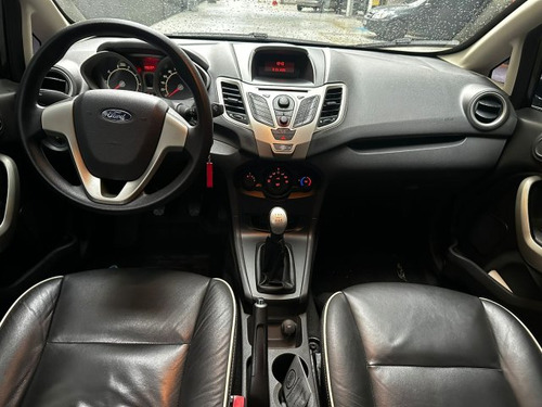 Ford Fiesta Sedan Fiesta Sedan 1.6 MPI SEDAN 8V FLEX 4P MANUAL