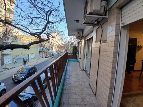 Casa De 3 Ambientes C/opcion A 3er Dormitorio En Pb Y 1er Piso Con Garage, Patio, Balcones, Quincho Y Parrilla