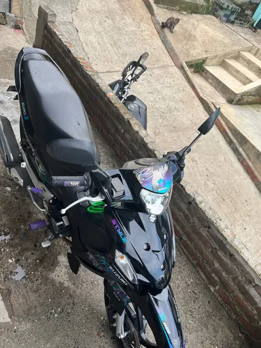 Viva R Negra Con Calcas Tornasol Moradas