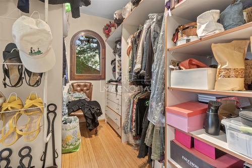 Casa En Venta De 5 Dorm. En Lo Barnechea