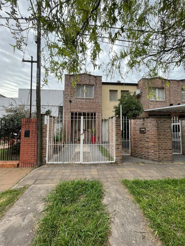 Imagen 1 de 12 de Dúplex En Venta De 2 Dormitorios C/ Cochera En La Plata