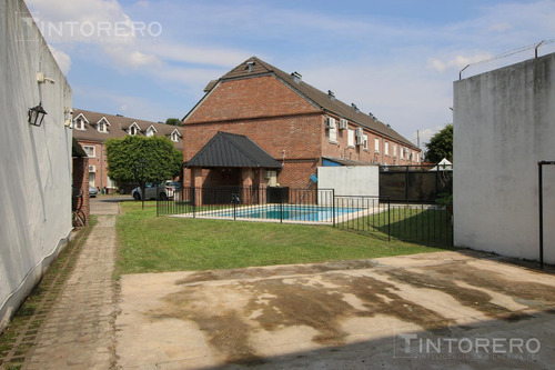 Depto. En Venta En Carapachay, Dos Ambientes Con Jardín Y Cochera