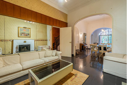 Excelente Casa - Venta - 8 Amb - Jardin - Piscina - Cocheras - Belgrano R