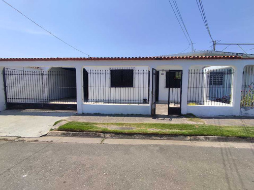 Casa En Venta En La Urbanización Ricardo Urriera Cg-6438291