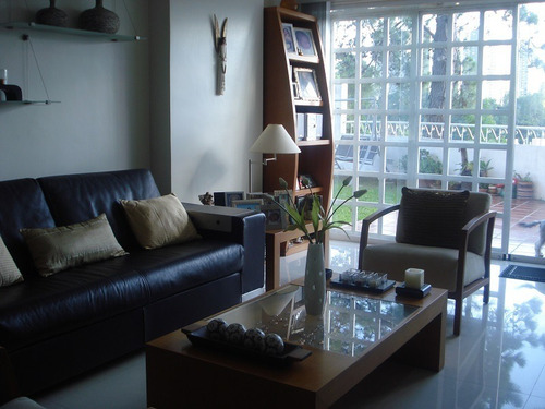 Imagen 4 de 14 de Venta Cómoda Pb 125 M2 Más 280 M2 De Jardín, Ubicación Privilegiada, Calle Cerrada