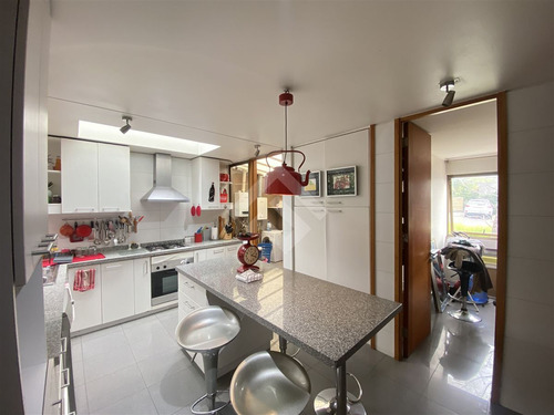 Casa En Venta De 4 Dorm. 2 Suite En La Reserva En Colina