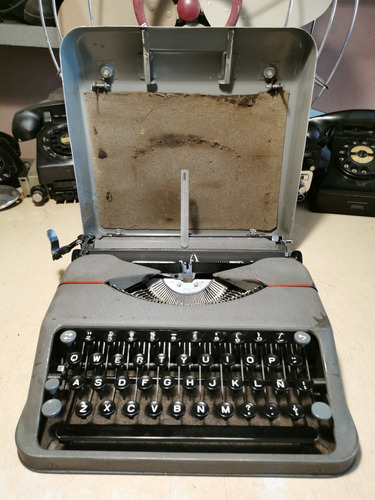 Maquina De Escribir Antigua Hermes Baby Año 1952