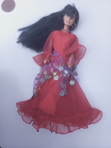 Boneca Barbie Esmeralda Vestido Vermelho
