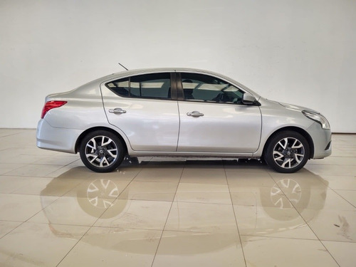 Imagen 7 de 14 de Nissan Versa Advance Ta