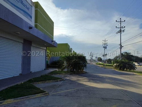 25-4710 Rahdeleste Vende Local Comercial Una Excelente Oportunidad De Inversión En Zona De Crecimiento En Cabudare, 25-4710 Av Intercomunal Muy Cercano A Mundo Traki En Centro Comercial Con Seguridad