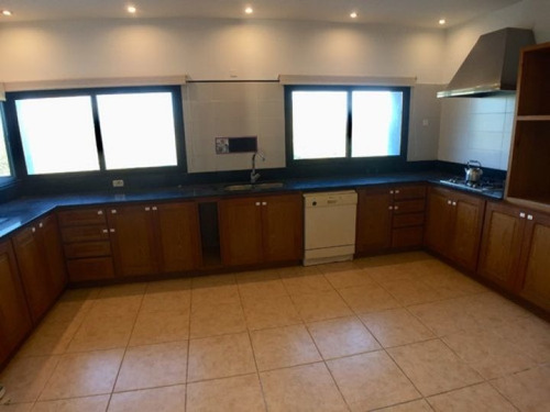 Casa A La Venta Con Renta En Lomas De La Tahona