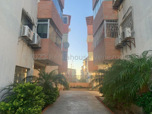 Imagen 2 de 12 de Hermoso Apartamento Listo De Habitar En Balcones I Punto Fijo 22-17600