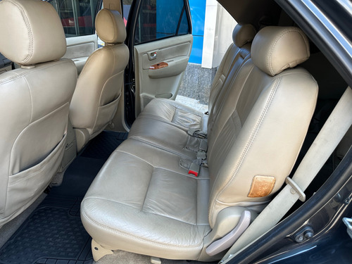 Toyota Fortuner 2010